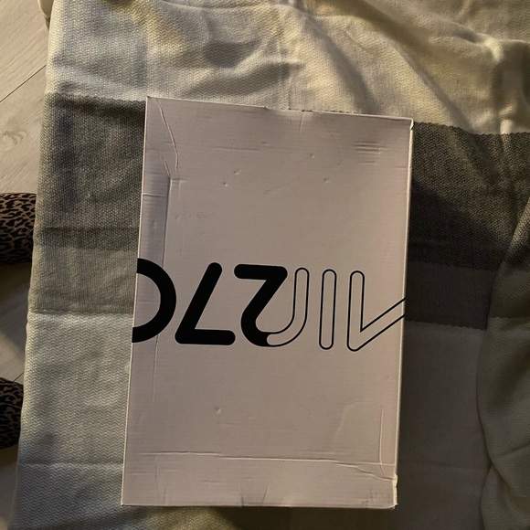 Woman air Max 270 React - Picture 2 of 8